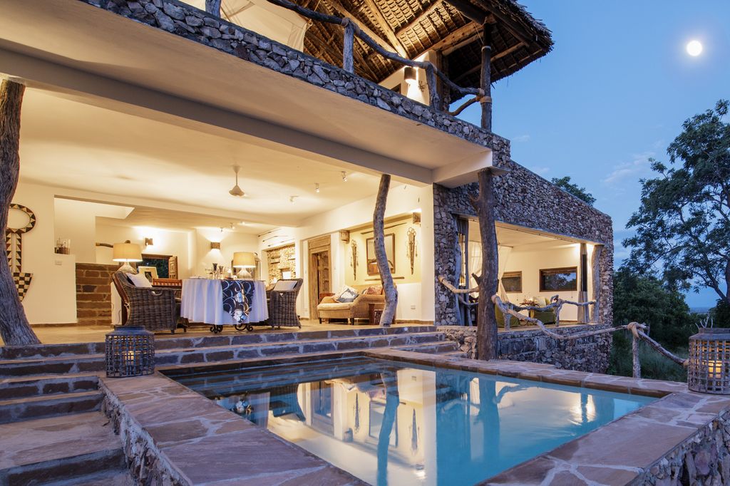 Bailey's Banda private villa with pool and valley views
